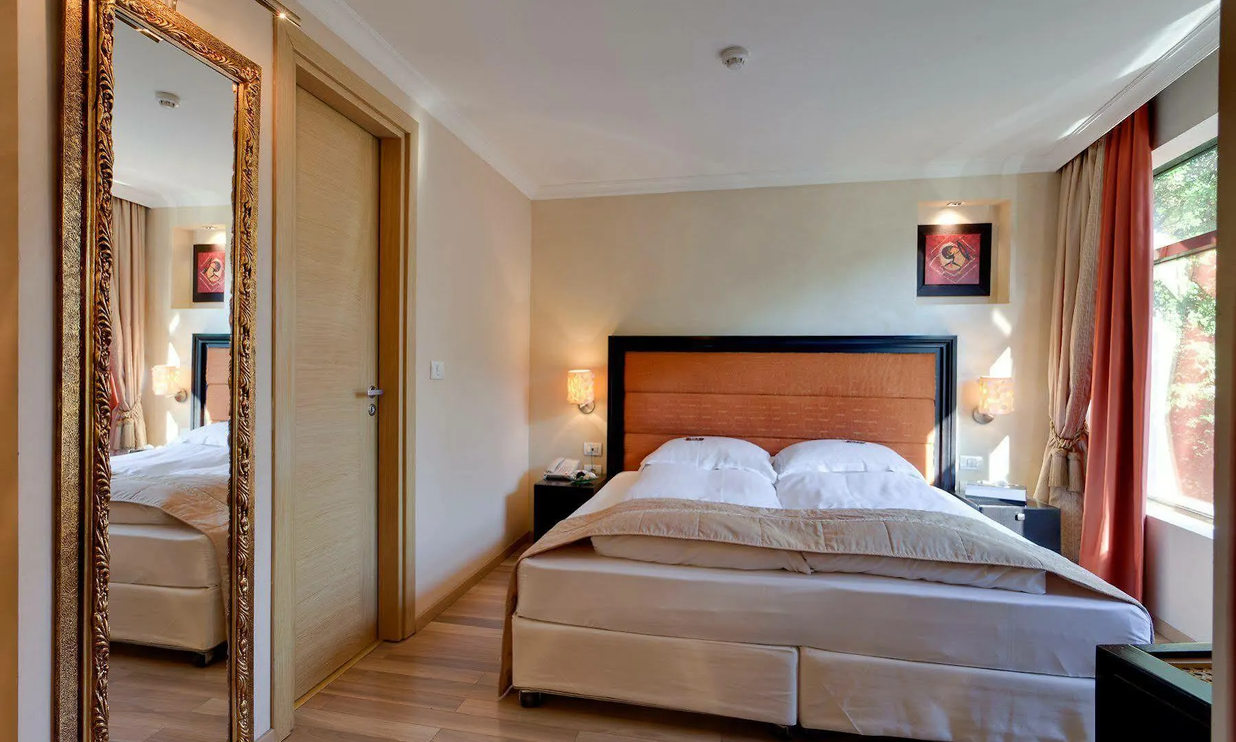 Moxa Bucharest Boutique Hotel